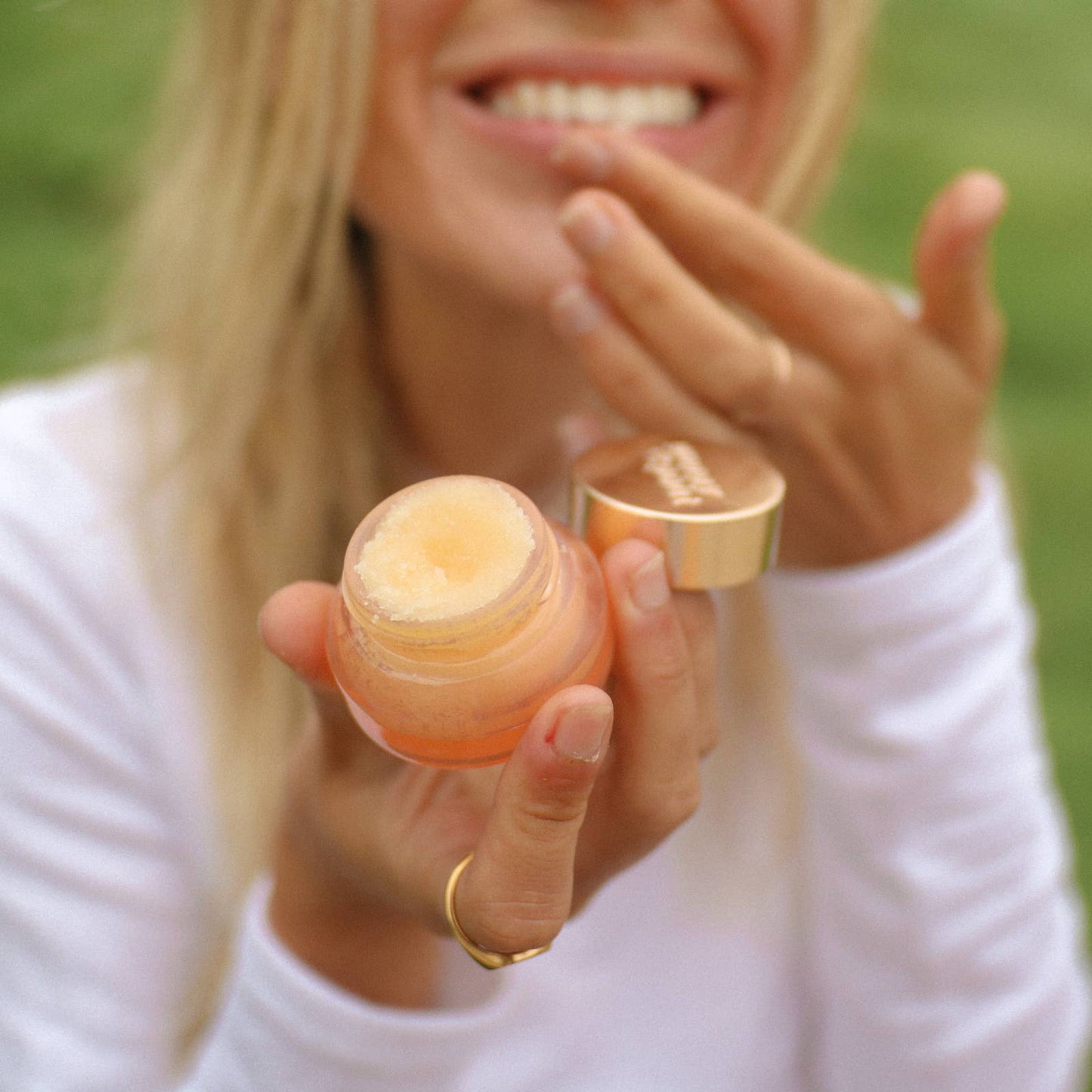 Poppy & Pout Lip Scrub-Pink Grapefruit